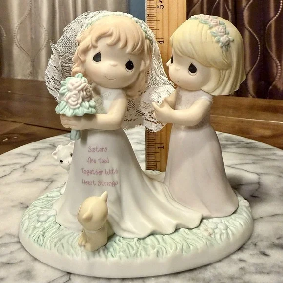 Precious Moments Sisters Are Tied Together With Heart Strings 2008 Wedding Bride - Picture 7 of 9